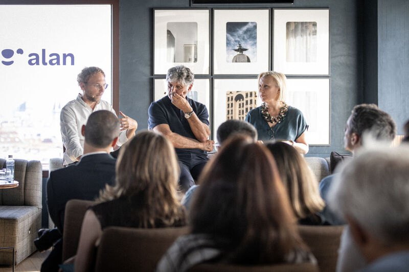 Conferenciante de liderazgo, cambio o motivación: qué elegir según el momento de la empresa